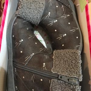 Girls 9M lil grey ankle boots